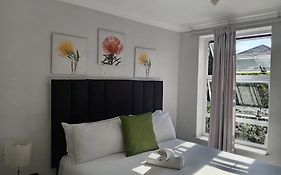East Prestige Lodge